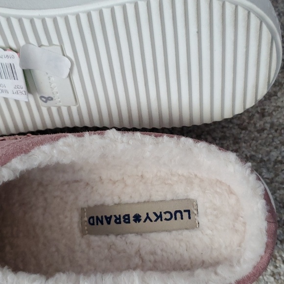 LUCKY BRAND SLIP ON - Picture 6 of 6